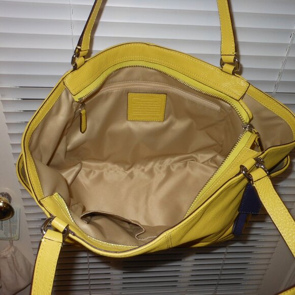 new Coach F23284 genuine lether handbag - Picture 5 of 7